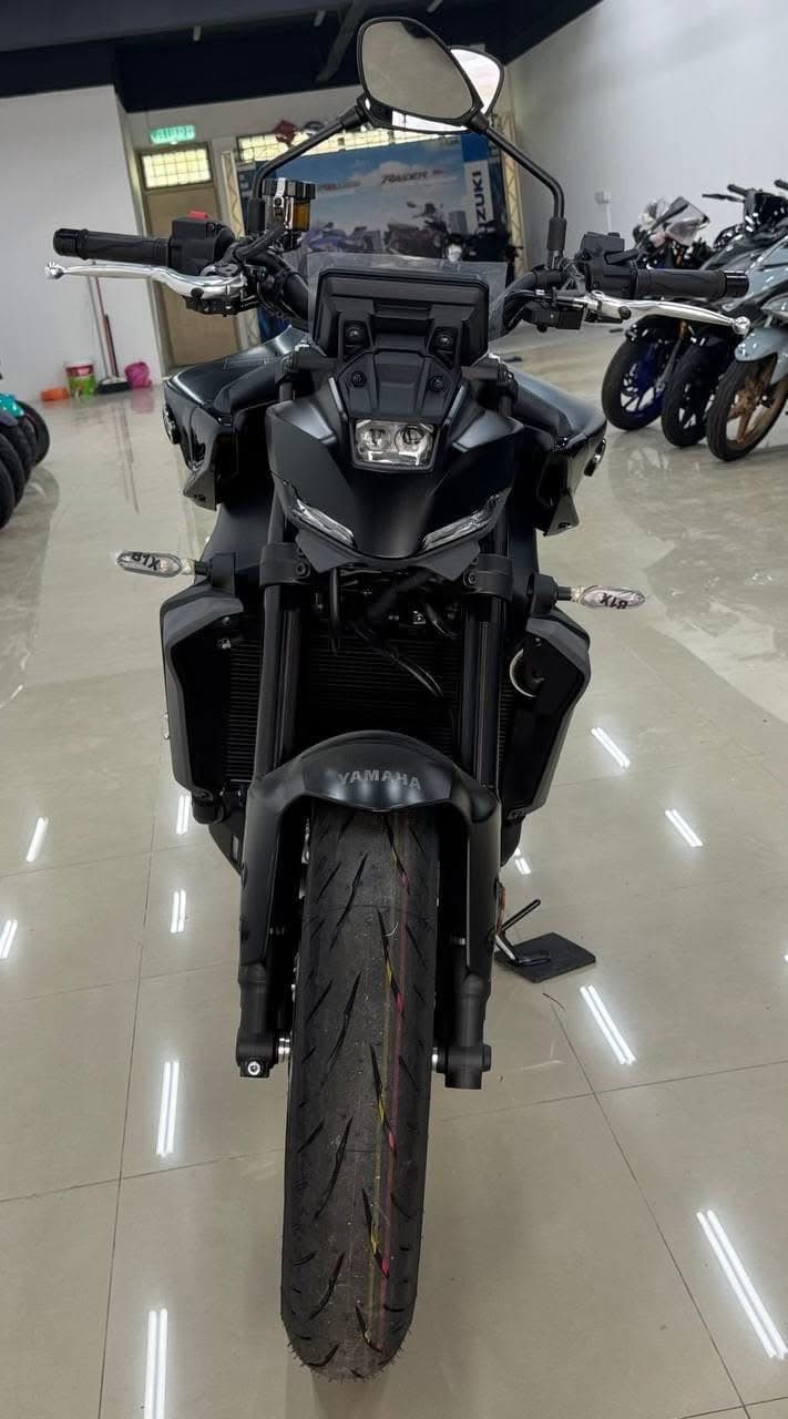 Yamaha MT-09 thumbnail 2