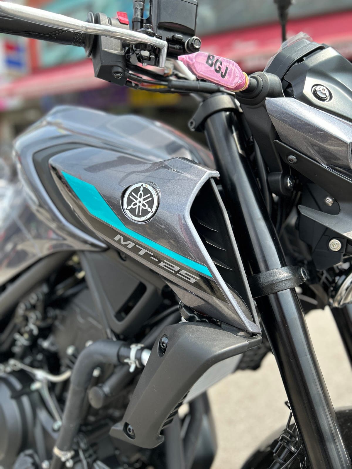 Yamaha MT-25 thumbnail 3