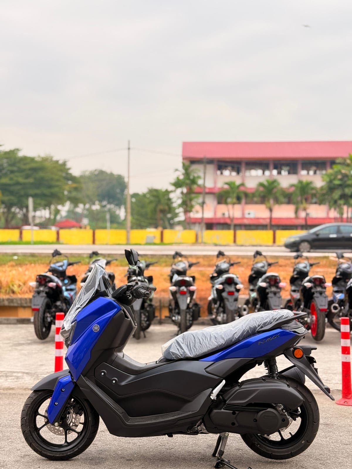 Yamaha NMAX thumbnail 2
