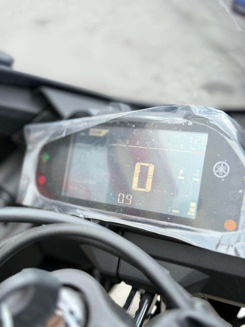 Yamaha YZF-R25 thumbnail 2